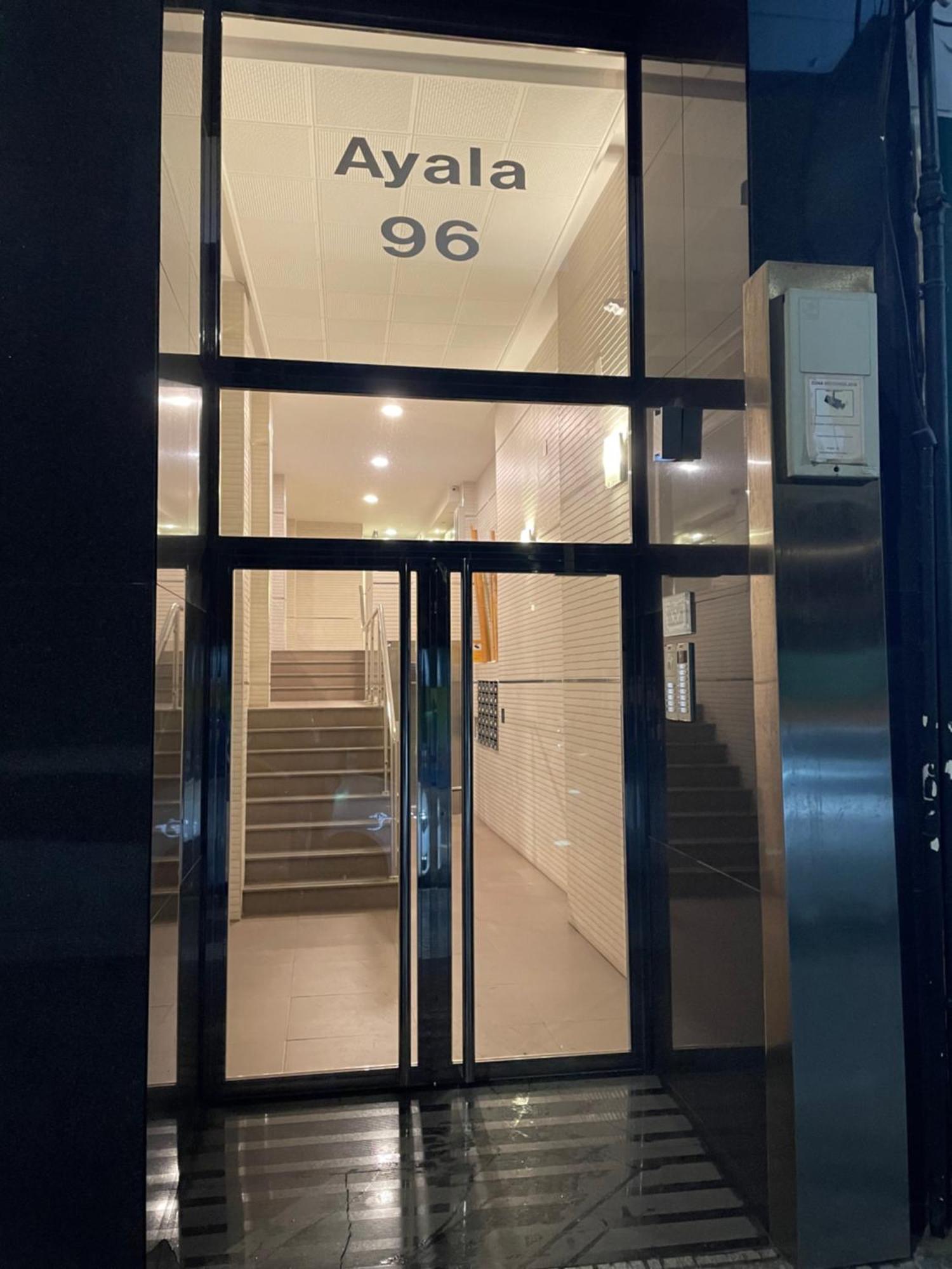 Ayala Beach Apartamento *